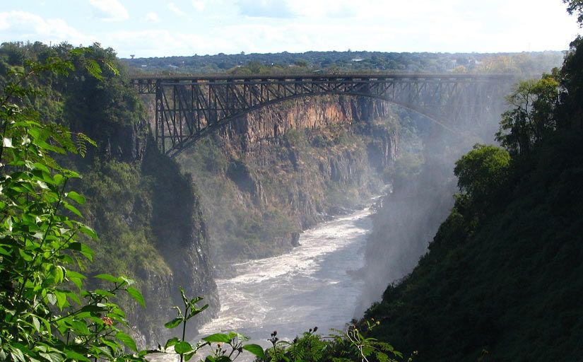 Pont de les cascades Victòria - Autor desconegut / Wikimedia Commons Pont de les cascades Victòria - Autor desconegut / Wikimedia Commons