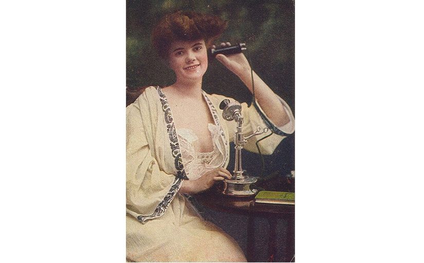 Noia amb un telèfon (1910) - Wikimedia Commons Noia amb un telèfon (1910) - Wikimedia Commons