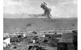 Explosió del Liberty Ship Robert Rowan després que un bombarder alemany el toqués a Gela, Sicília, l'11 de juliol del 1943 Explosió del Liberty Ship Robert Rowan després que un bombarder alemany el toqués a Gela, Sicília, l'11 de juliol del 1943