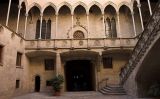 Pati gòtic de la Generalitat - Wikimedia Commons Pati gòtic de la Generalitat - Wikimedia Commons