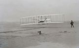 Fotografia del primer vol a motor de la història, realitzat pels germans Wright