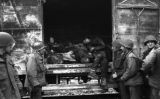 Soldats americans arriben a Dachau el 1945 Soldats americans arriben a Dachau el 1945