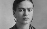 Fotografia de Frida Kahlo realitzada per Guillermo Kahlo - Wikimedia Commons Fotografia de Frida Kahlo realitzada per Guillermo Kahlo - Wikimedia Commons