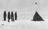 Membres de l'expedició Amundsen al pol Sud (16 de desembre de 1911) -  Olav Bjaaland / Wikimedia commons