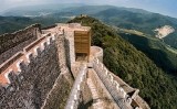 Detall del castell de Montsoriu i les seves vistes Detall del castell de Montsoriu i les seves vistes