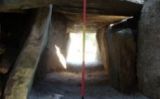 El passatge i l'entrada del dolmen da Orca (Portugal) vistos des de dins - F. Silva El passatge i l'entrada del dolmen da Orca (Portugal) vistos des de dins - F. Silva