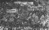 Manifestació multitudinària de la Diada de l'any 1977, que va començar al passeig de Gràcia i va acabar amb l'ofrena floral al monument de Rafael Casanova Manifestació multitudinària de la Diada de l'any 1977, que va començar al passeig de Gràcia i va acabar amb l'ofrena floral al monument de Rafael Casanova
