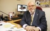 Francisco Pérez al seu despatx, amb una foto de l'autòpsia de Prim - Sònia Casas Francisco Pérez al seu despatx, amb una foto de l'autòpsia de Prim - Sònia Casas