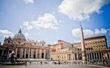 Plaça de Sant Pere del Vaticà - Shutterstock Plaça de Sant Pere del Vaticà - Shutterstock