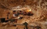 L’abric Romaní és un jaciment del paleolític excavat sota la direcció d’Eudald Carbonell. L’abric Romaní és un jaciment del paleolític excavat sota la direcció d’Eudald Carbonell.