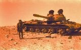 Un tanc en ple desert Un tanc en ple desert