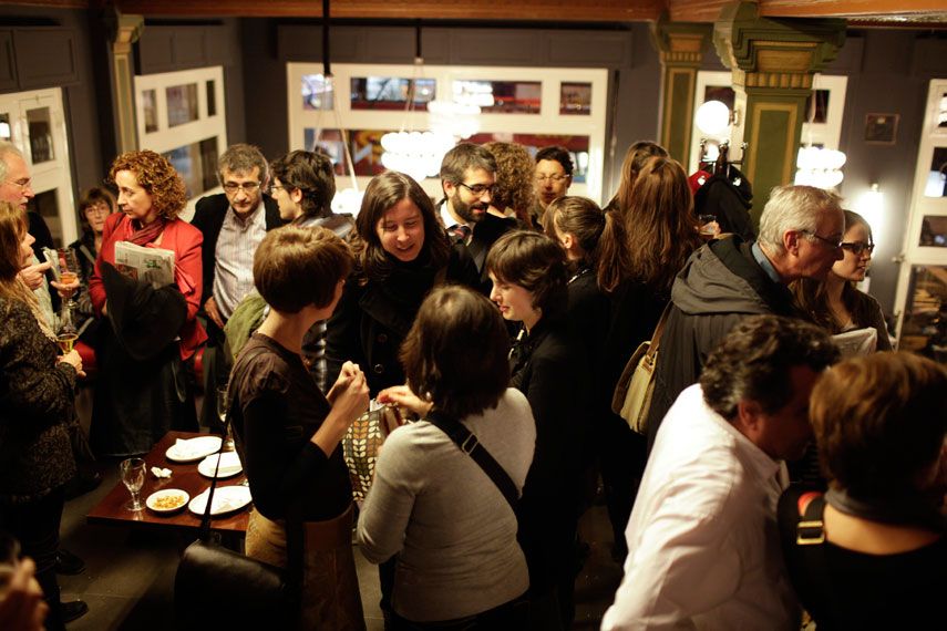 La festa va tenir lloc al bar Velódromo de Barcelona, que va estar ple a vessar gràcies a les més de 200 persones que hi van assistir