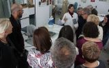 La visita al centre de restauració tèxtil La visita al centre de restauració tèxtil