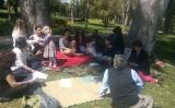 Celebració d'una anterior edició del Ridván als jardins de Mossèn Cinto Verdaguer Celebració d'una anterior edició del Ridván als jardins de Mossèn Cinto Verdaguer