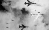 Bombarders nord-americans en acció durant l'operació 'Rolling Thunder' Bombarders nord-americans en acció durant l'operació 'Rolling Thunder'