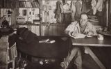 Robert Falcon Scott escrivint el seu diari a Cape Evans, l'hivern de 1911 Robert Falcon Scott escrivint el seu diari a Cape Evans, l'hivern de 1911