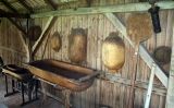 L'escafisme es practicava amb un obi (a la imatge), amb una barca o amb una caixa de fusta L'escafisme es practicava amb un obi (a la imatge), amb una barca o amb una caixa de fusta