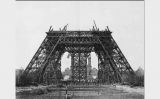La torre Eiffel, en construcció (fotografia del 7 de desembre de 1887)