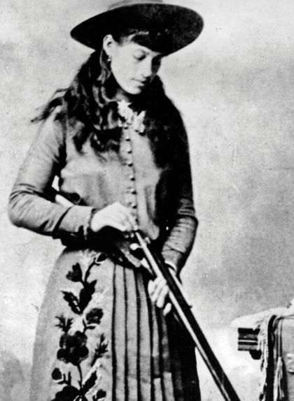 Annie Oakley, preparada per disparar Annie Oakley, preparada per disparar