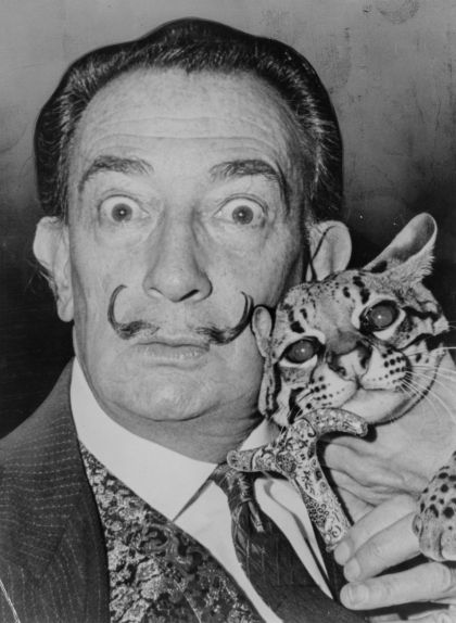 Salvador Dalí amb l'ocelot Babou