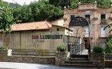 Rètol a la part posterior de l'antic Cine Llobregat, a la Pobla de Lillet Rètol a la part posterior de l'antic Cine Llobregat, a la Pobla de Lillet