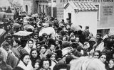 Desenes de milers de persones al pas del Pertús, a la frontera amb França, camí de l'exili Desenes de milers de persones al pas del Pertús, a la frontera amb França, camí de l'exili