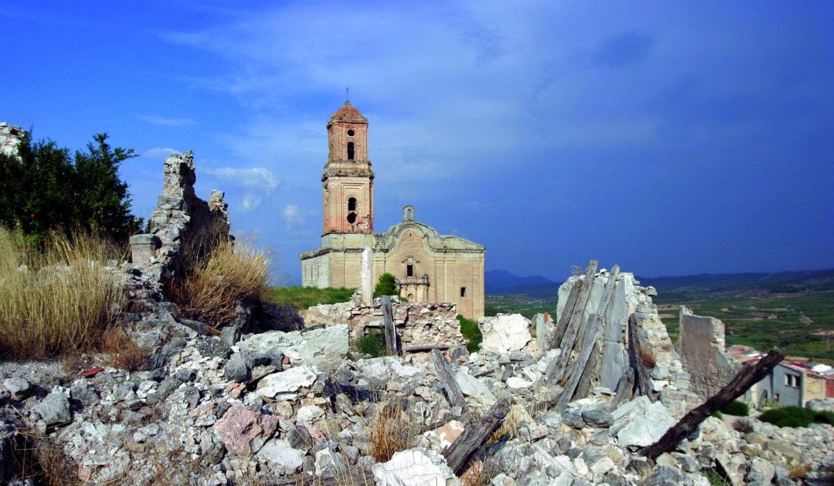 L'església de Sant Pere al Poble Vell de Corbera d'Ebre