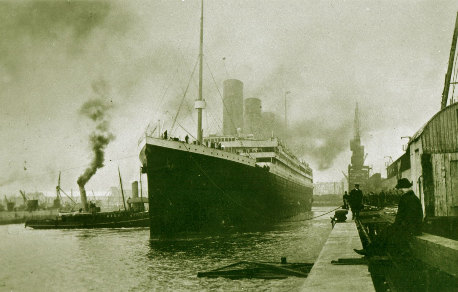 El Titanic al port britànic de Southampton, a punt d'iniciar el seu viatge