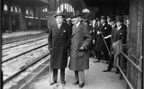 Macià a una estació de París el 1927 Macià a una estació de París el 1927