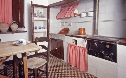 La Casa Museu de Prat de la Riba està perfectament decorada amb els mateixos estris i mobles que hi havia quan el polític hi residia