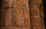 Interior del temple de Ramsès III, a Luxor (Egipte)
