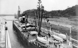 El vapor 'Ancón' el 15 d'agost del 1914, en el moment de travessar el canal de Panamà El vapor 'Ancón' el 15 d'agost del 1914, en el moment de travessar el canal de Panamà