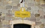 Cartell indicador de “Casilla de peones caminers” conservat a Sant Agustí del Lluçanès Cartell indicador de “Casilla de peones caminers” conservat a Sant Agustí del Lluçanès