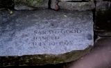 Inscripció en record de Sarah Good, una de les tres primeres bruixes assenyalades