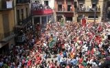Celebració de la Patum a la plaça de Sant Pere de Berga Celebració de la Patum a la plaça de Sant Pere de Berga