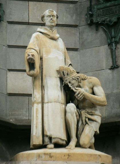 L'estàtua de Bernat Boïl al monument de Colom a Barcelona