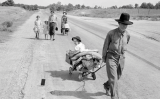 Una família fuig per causa de la tempesta de pols. Dorothea Lange Una família fuig per causa de la tempesta de pols. Dorothea Lange