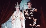 Elisabet II i Felip després de la coronació de la nova reina