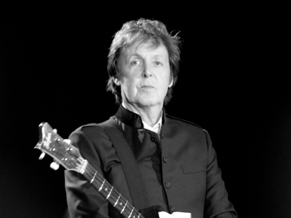 Paul McCartney durant una actuació l'any 2010