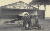 Imatge del 1917 de l'Escola d'Aviació de Barcelona, de la qual Hedilla en va ser el primer director Imatge del 1917 de l'Escola d'Aviació de Barcelona, de la qual Hedilla en va ser el primer director