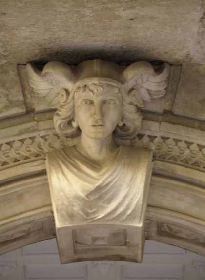 Detall sobre la porta principal del Museu d'Arqueologia de Reus Detall sobre la porta principal del Museu d'Arqueologia de Reus