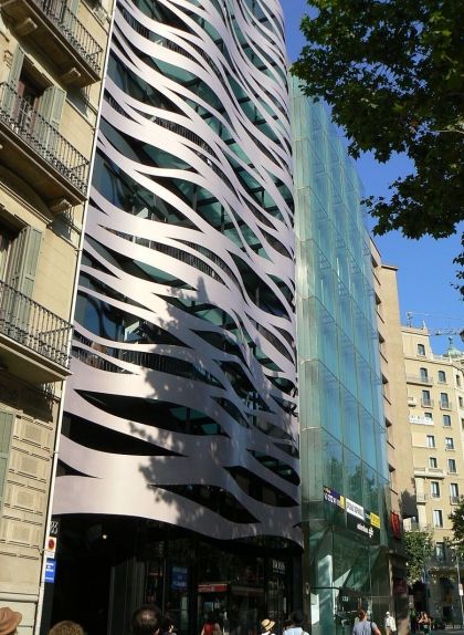 Botiga de la firma Hugo Boss al Passeig de Gràcia de Barcelona Botiga de la firma Hugo Boss al Passeig de Gràcia de Barcelona