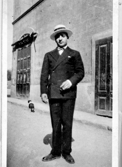 Joan Adserias, entre el 1934 i el 1936, vestit de manera elegant Joan Adserias, entre el 1934 i el 1936, vestit de manera elegant