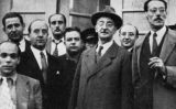 Manuel Serra i Moret (a la imatge, amb barret) durant un viatge a Mèxic Manuel Serra i Moret (a la imatge, amb barret) durant un viatge a Mèxic