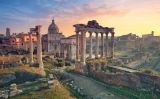 A més de diferents cursos d'història, l'ESHAB organitza viatges a ciutats com Roma