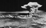 Núvol provocat per la bomba atòmica llançada sobre Hiroshima, el 6 d'agost de 1945