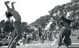 Vida en comunitat i rebuig a la guerra, alguns dels preceptes 'hippies' durant els anys 60 Vida en comunitat i rebuig a la guerra, alguns dels preceptes 'hippies' durant els anys 60