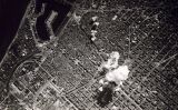 Bombardeig de Barcelona, el 17 de març del 1938, vist des d'un bombarder italià Bombardeig de Barcelona, el 17 de març del 1938, vist des d'un bombarder italià