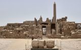 Pati central del temple d'Amon dins del complex de Karnak, a Egipte Pati central del temple d'Amon dins del complex de Karnak, a Egipte