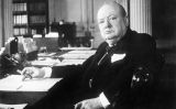 Winston Churchill al número 10 de Downing Street, a Londres Winston Churchill al número 10 de Downing Street, a Londres